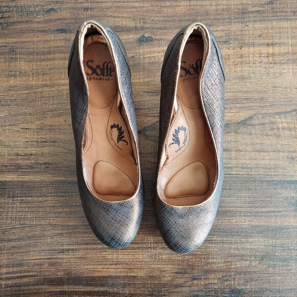 Sofft Pumps with Stacked Wood Heel - EUC - Picture 2 of 5